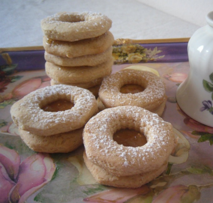 Biscotti alla marmellata di fichi con frolla all’olio extra vergine d’oliva